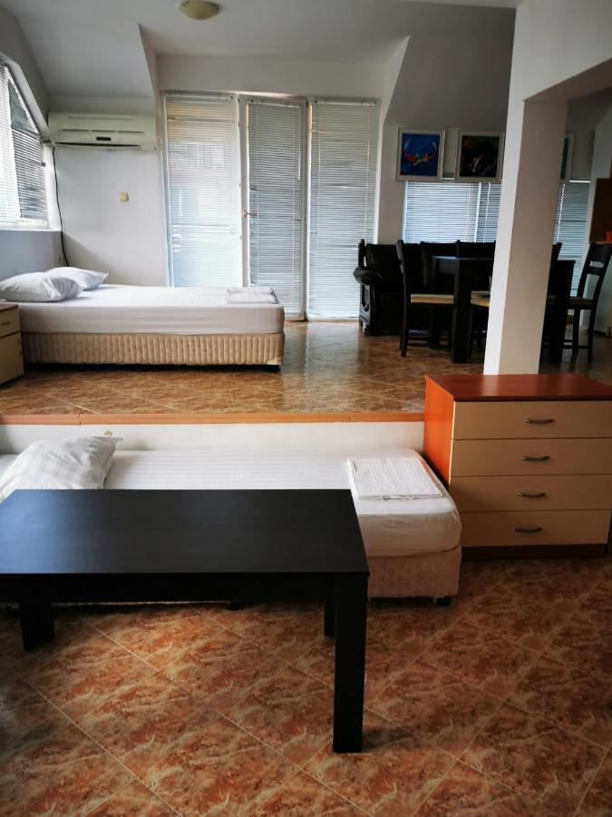 Jelezchevi Guest Rooms Primorsko Luaran gambar