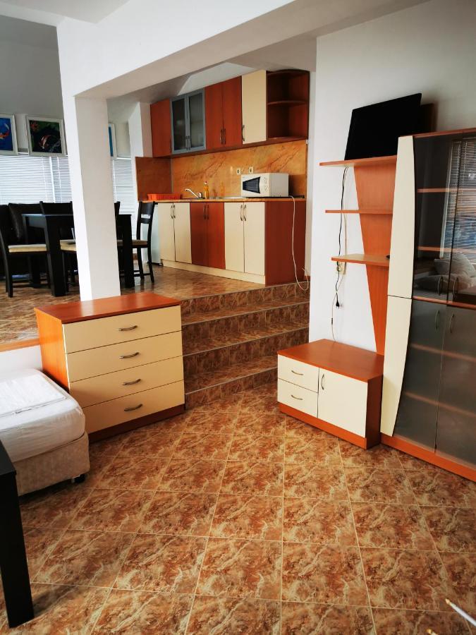 Jelezchevi Guest Rooms Primorsko Luaran gambar