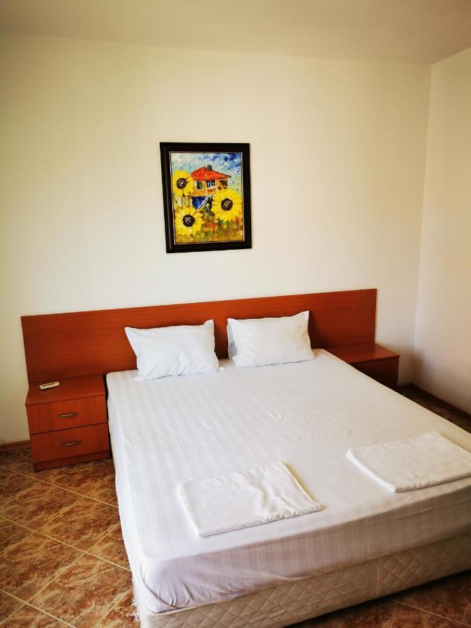 Jelezchevi Guest Rooms Primorsko Luaran gambar