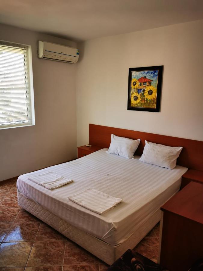 Jelezchevi Guest Rooms Primorsko Luaran gambar