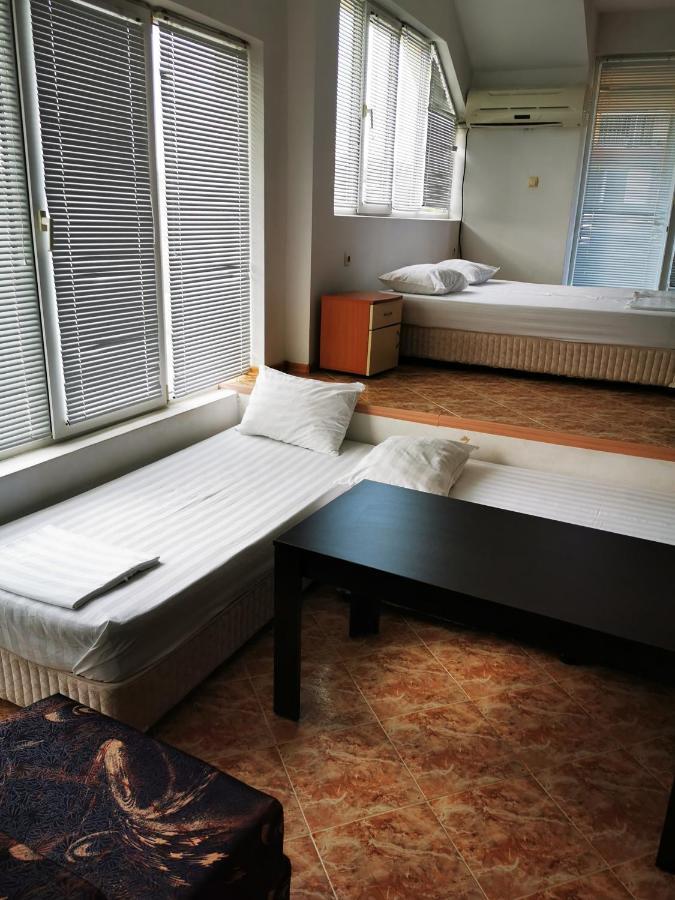 Jelezchevi Guest Rooms Primorsko Luaran gambar