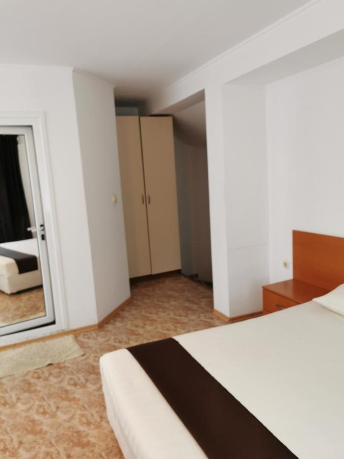 Jelezchevi Guest Rooms Primorsko Luaran gambar
