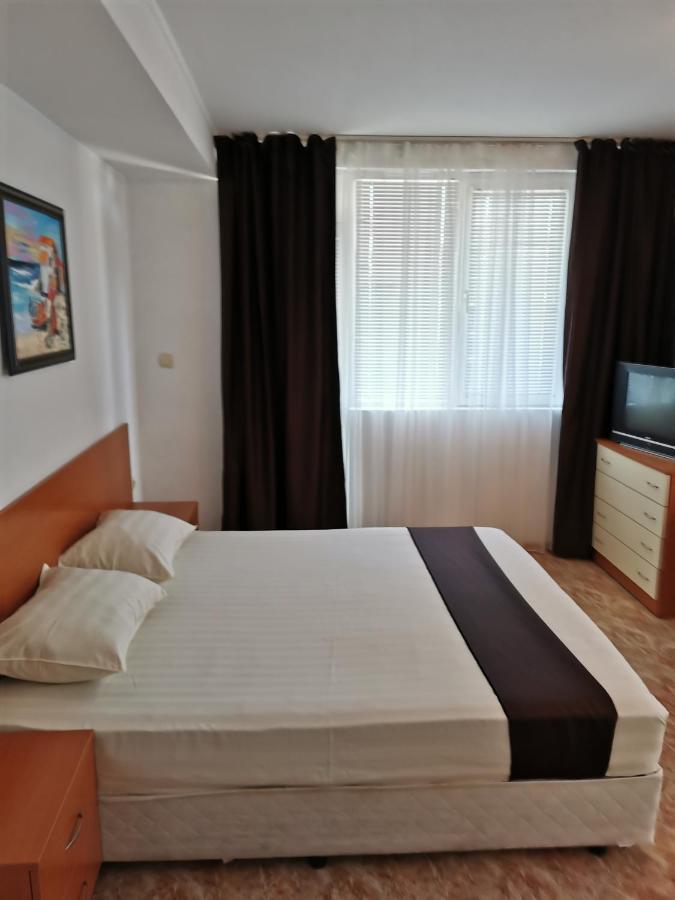 Jelezchevi Guest Rooms Primorsko Luaran gambar