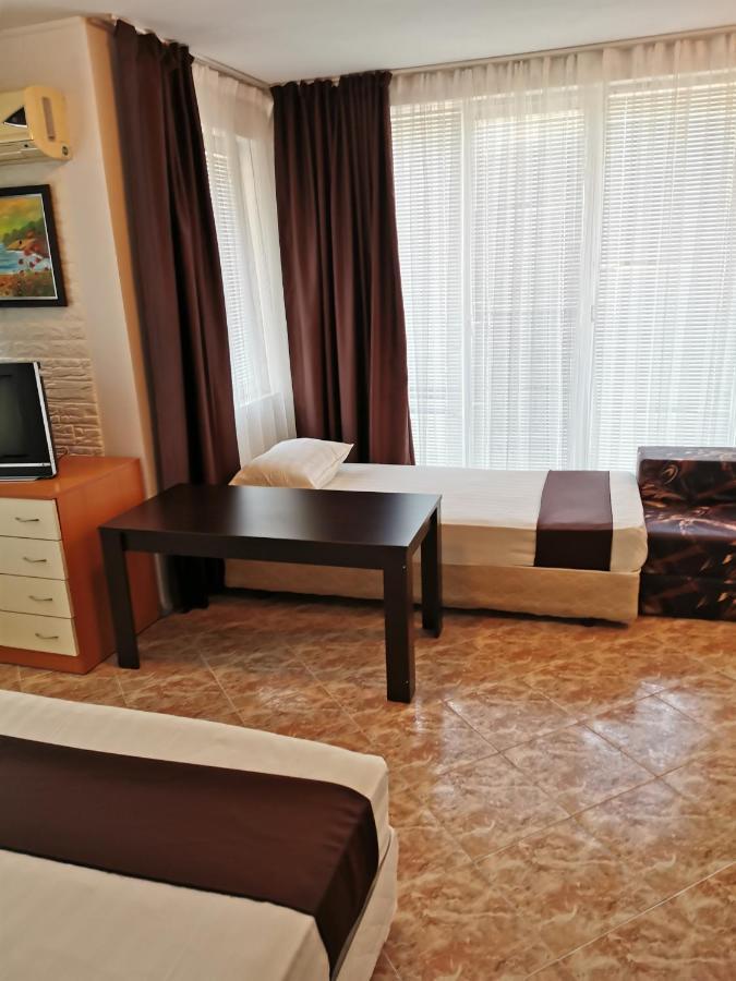 Jelezchevi Guest Rooms Primorsko Luaran gambar