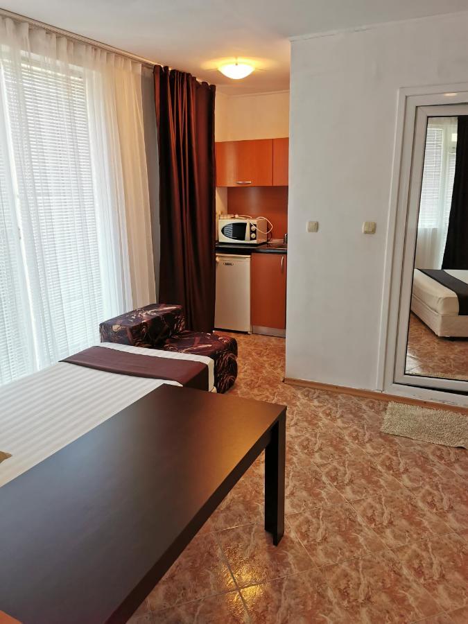 Jelezchevi Guest Rooms Primorsko Luaran gambar