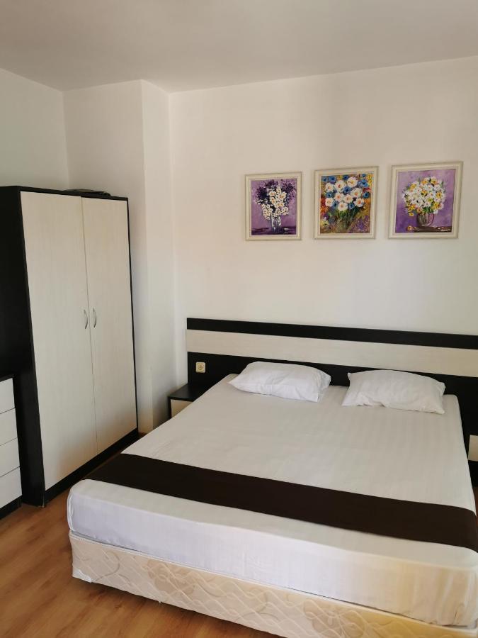 Jelezchevi Guest Rooms Primorsko Luaran gambar