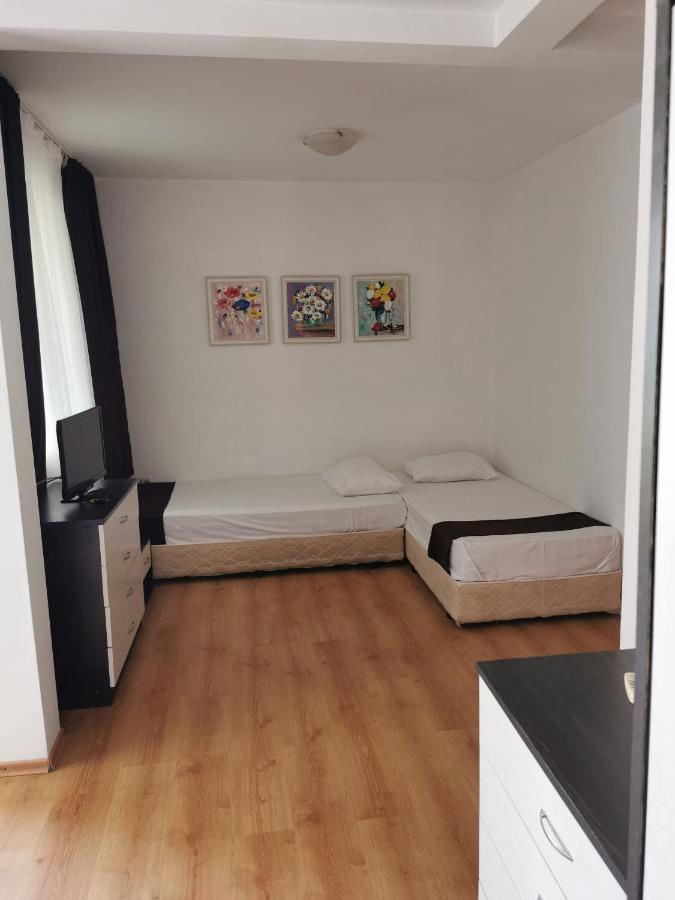 Jelezchevi Guest Rooms Primorsko Luaran gambar