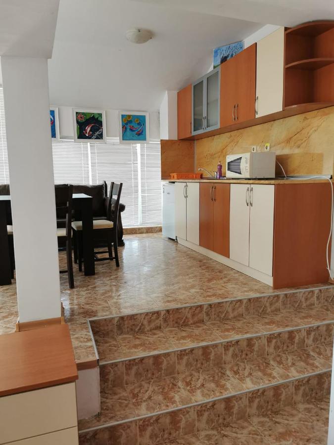 Jelezchevi Guest Rooms Primorsko Luaran gambar