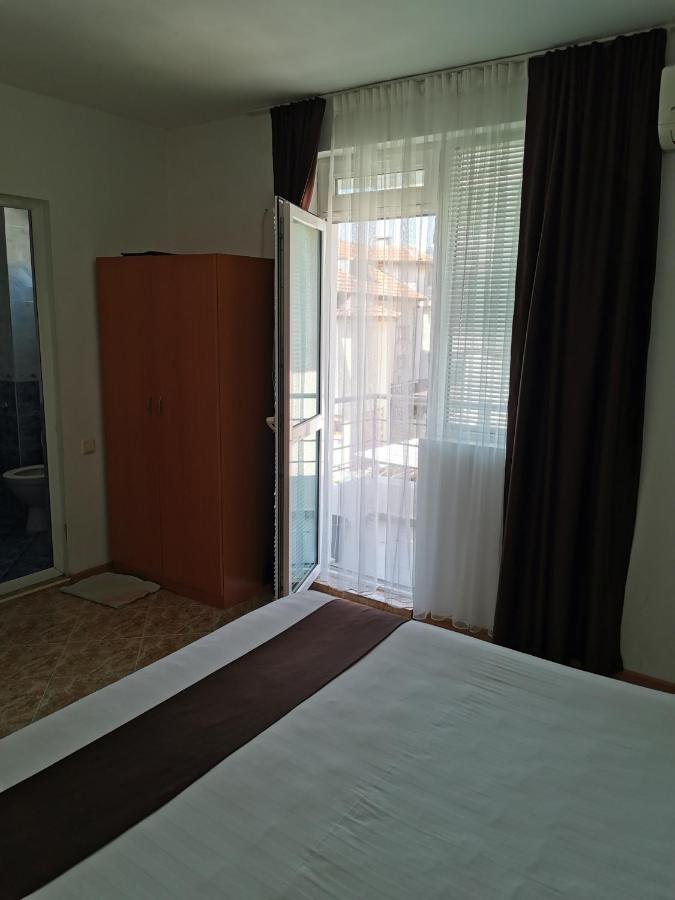 Jelezchevi Guest Rooms Primorsko Luaran gambar