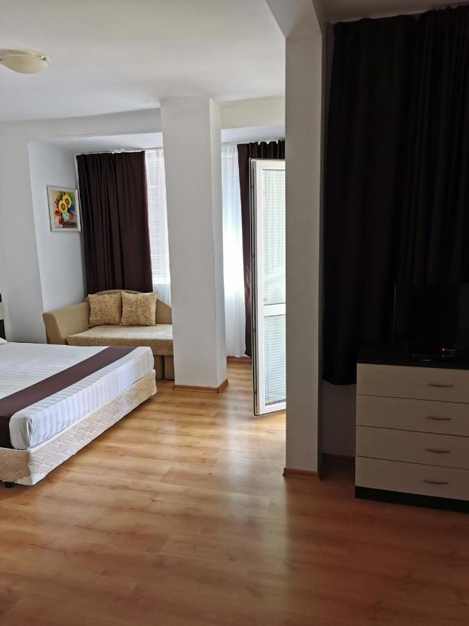 Jelezchevi Guest Rooms Primorsko Luaran gambar