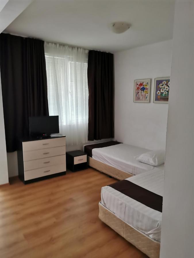 Jelezchevi Guest Rooms Primorsko Luaran gambar
