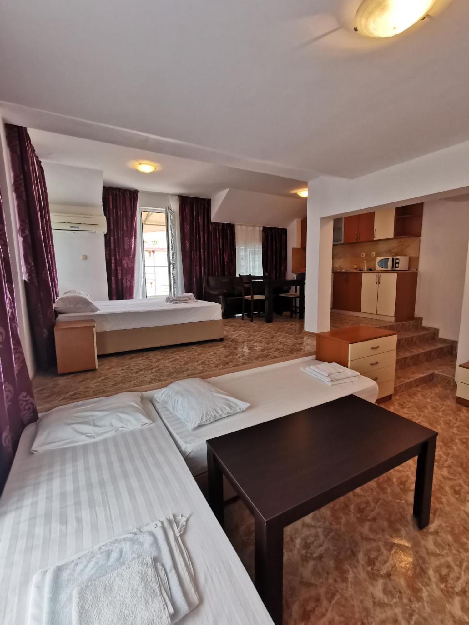 Jelezchevi Guest Rooms Primorsko Luaran gambar