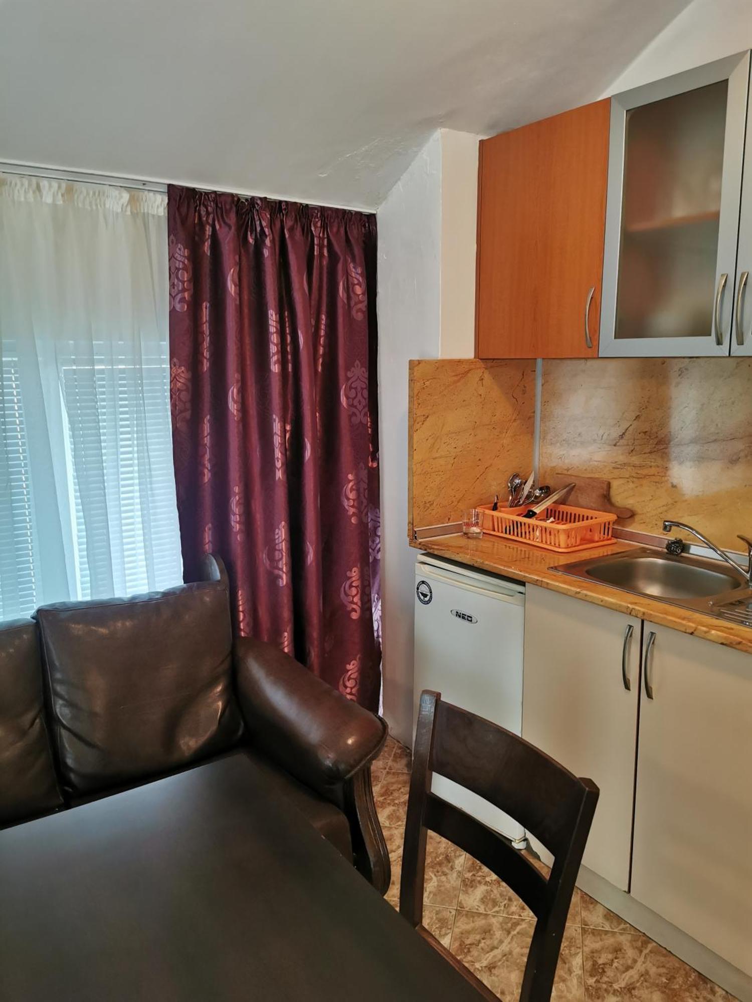 Jelezchevi Guest Rooms Primorsko Luaran gambar