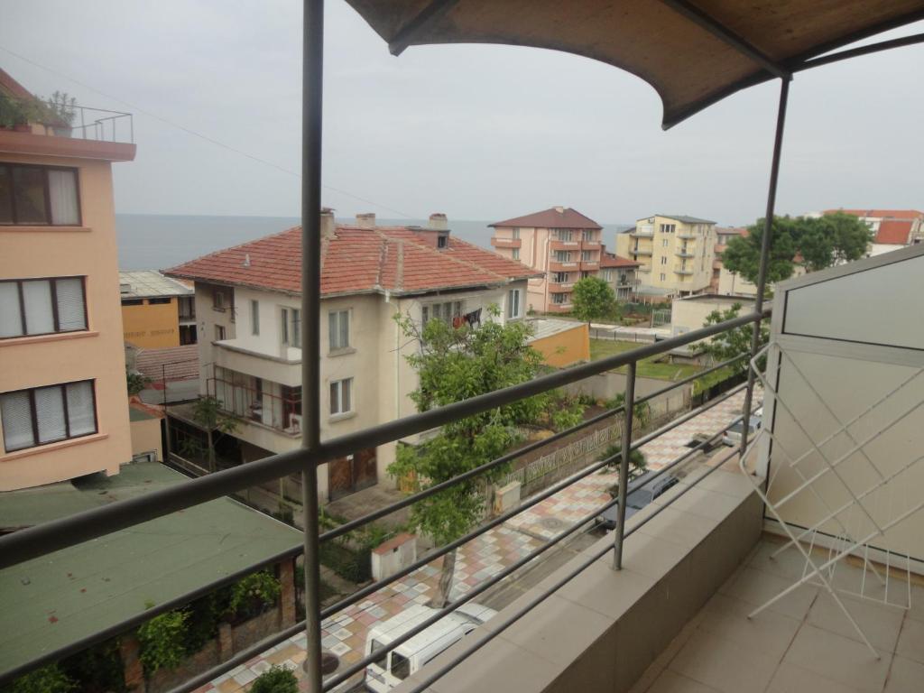 Jelezchevi Guest Rooms Primorsko Luaran gambar